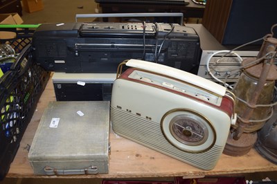 Lot 617 - MIXED LOT : VINTAGE BUSH RADIO, VINTAGE...