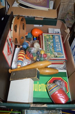 Lot 630 - ONE BOX VARIOUS VINTAGE GAMES ETC