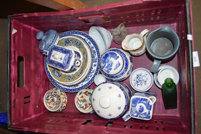 Lot 650 - MIXED LOT VARIOUS BLUE AND WHITE CERAMICS,...