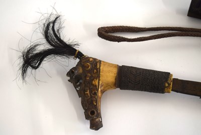 Lot 61 - Borneo: Dayak / head hunter Mandau or malat...