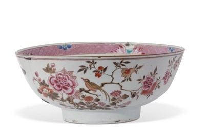 Lot 126 - Chinese porcelain punch bowl, Qianglung period,...