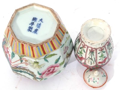 Lot 131 - 18th century Chinese porcelain tea caddy and...