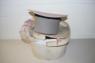 Lot 48 - DUNN & CO GREY TOP HAT TOGETHER WITH A FURTHER...