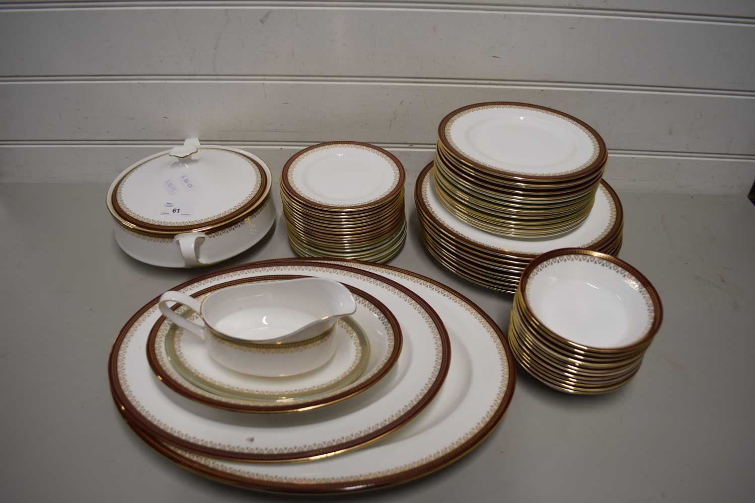 Lot 61 - QUANTITY OF PARAGON HOLYROOD PATTERN TABLE WARES