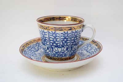 Lot 100 - 18th century Worcester bucket shaped cup and...