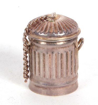 Lot 189 - An Elizabeth II silver novelty pill box in the...