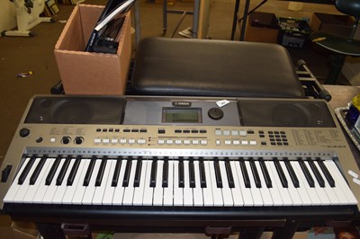 Lot 682 - YAMAHA KEYBOARD, MODEL NO PSRE443 TOGETHER...