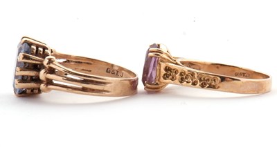 Lot 89 - Two 9ct gemset rings: to include a 9ct...
