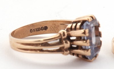 Lot 89 - Two 9ct gemset rings: to include a 9ct...