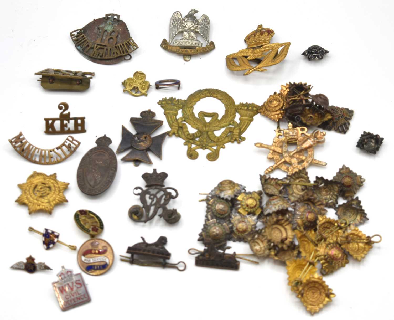 Lot 42 - Quantity of 20th century British Military cap...