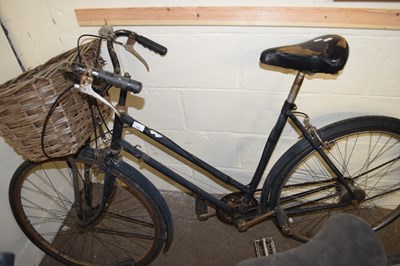 Lot 749 - VINTAGE LADIES BIKE WITH BASKET