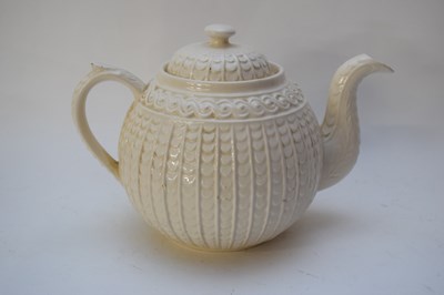 Lot 119 - White pottery Queens ware type tea pot
