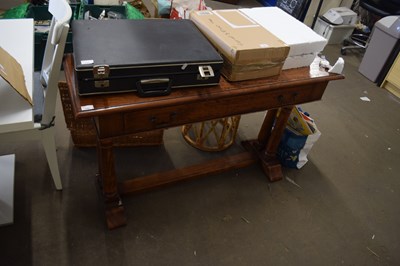 Lot 732 - Single drawer hall table on turned legs