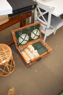 Lot 737 - Fitted wicker picnic hamper