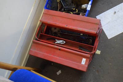 Lot 787 - Red cantilever toolbox