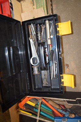 Lot 852 - PLASTIC TOOL CHEST AND CONTENTS