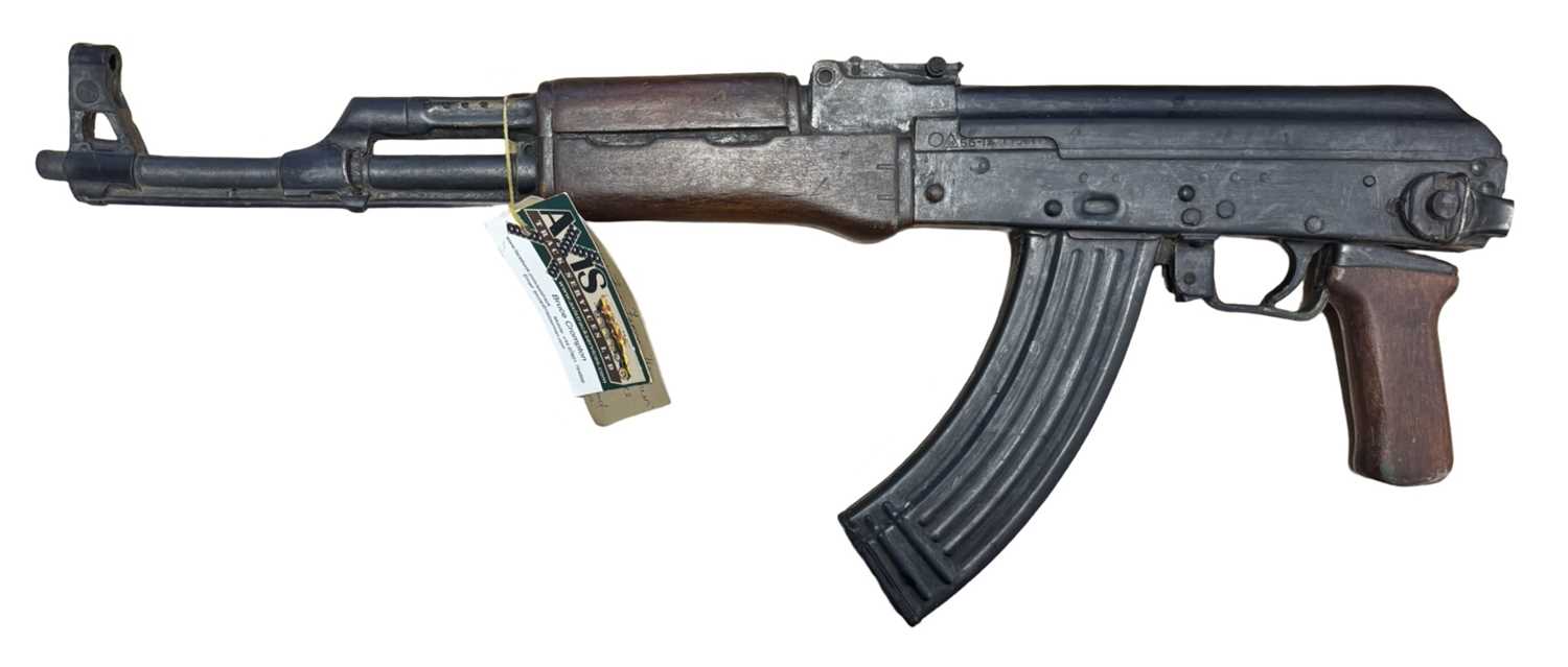 Lot 102 - PROP AK-47, as used in BLACK HAWK DOWN [dir....