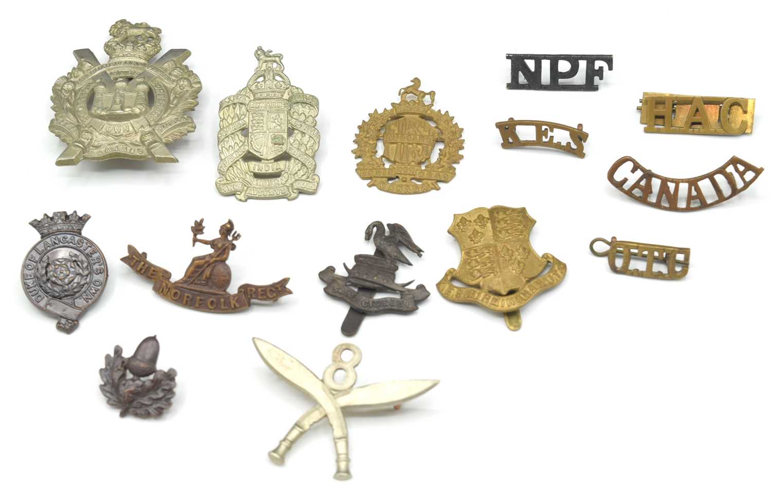 Lot 38 - Quantity of 20th century cap badges with VR...