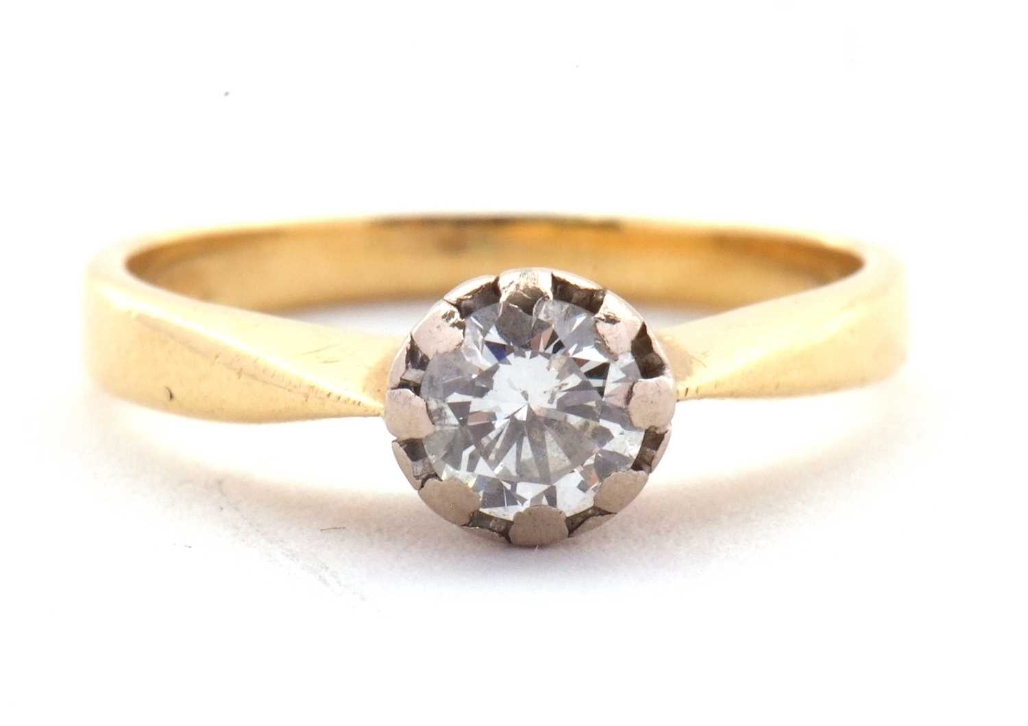 Lot 88 - An 18ct diamond ring, the round brilliant cut...