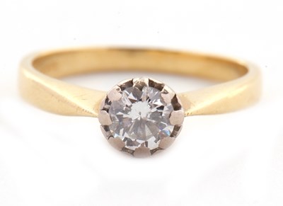 Lot 88 - An 18ct diamond ring, the round brilliant cut...