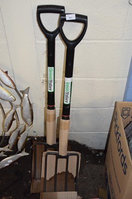 Lot 863 - TWO AS NEW GARDEN FORKS