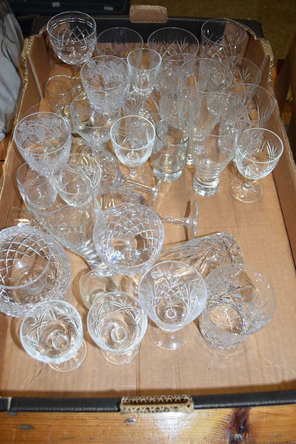 Lot 250 - COLLECTION OF MODERN CLEAR DRINKING GLASSES