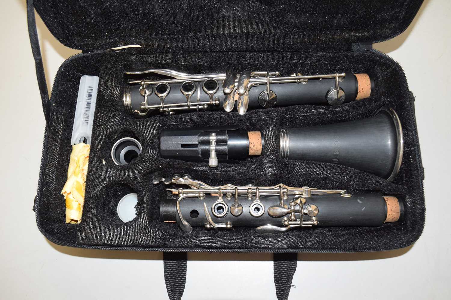 Lot 77 - A cased clarinet