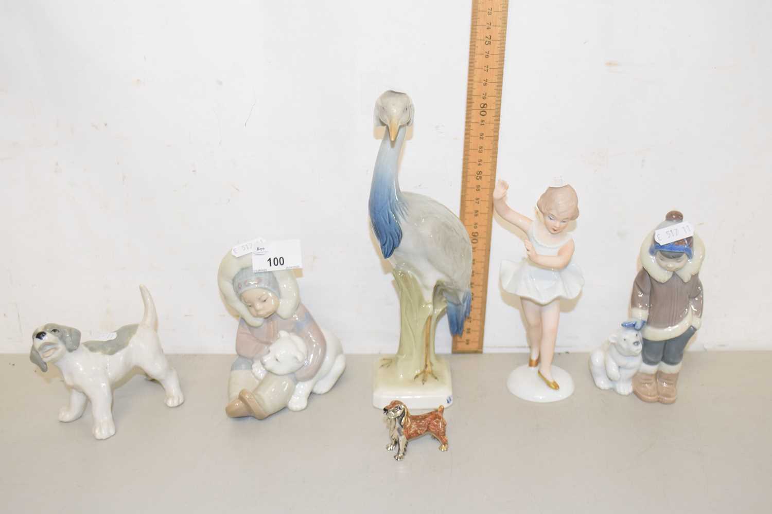 Lot 100 - A group of ornaments to include Lladro model...