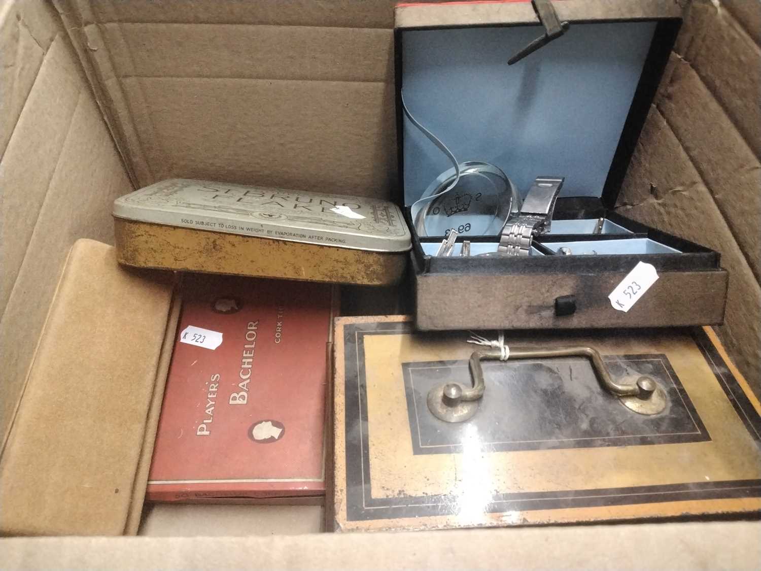 Lot 99 - A box of various mixed items to include...
