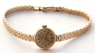 Lot 307 - A 9ct gold Tudor Royal ladies wristwatch,...