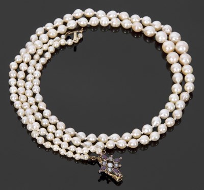 Lot 353 - Double row of graduated cultured pearls, 3-7mm...