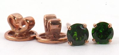 Lot 97 - A pair of 9ct diopside earstuds, 4.4mm...