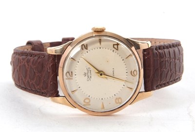 Lot 319 - A 9ct gold Smith's Deluxe gents wristwatch,...