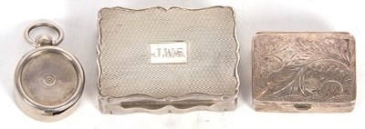 Lot 168 - Mixed Lot: An Elizabeth II silver snuff box of...