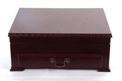 Lot 273 - A modern canteen housing six silver Kings...