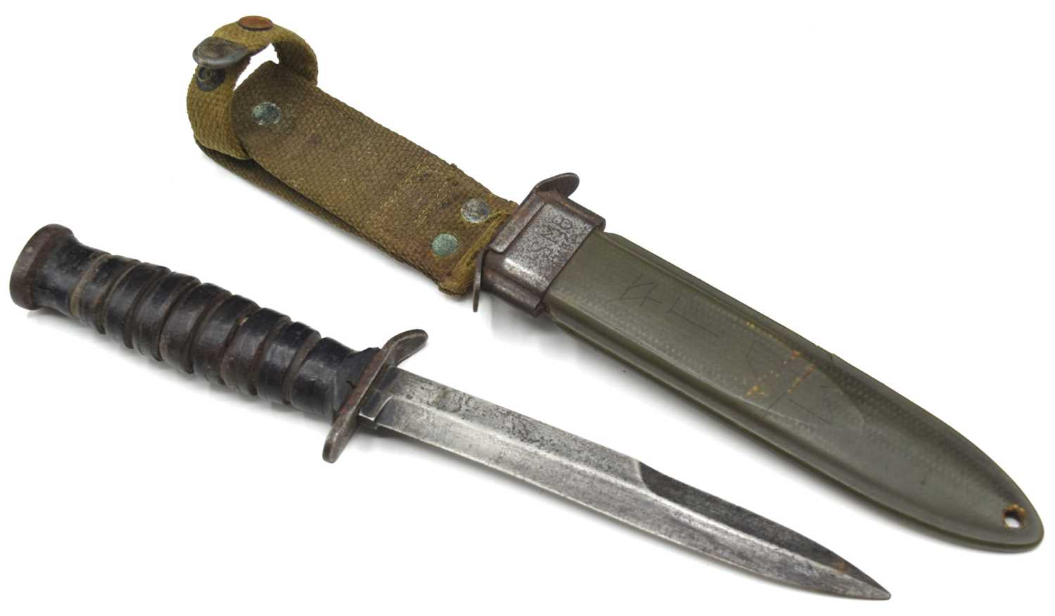 Lot 79 - Second World War, American fighting knife M3,...