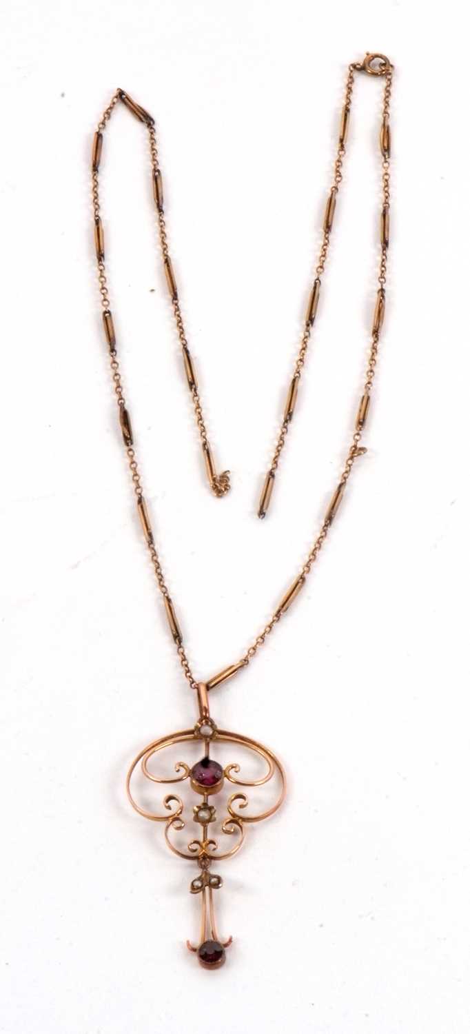 Lot 91 - An Edwardian pendant necklace, the openwork...