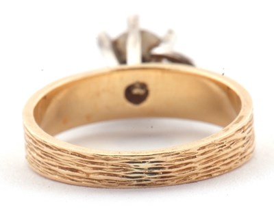 Lot 31 - A diamond solitaire ring, the round brilliant...