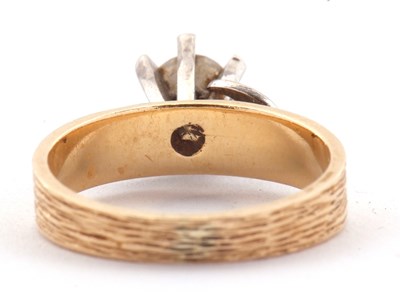 Lot 31 - A diamond solitaire ring, the round brilliant...