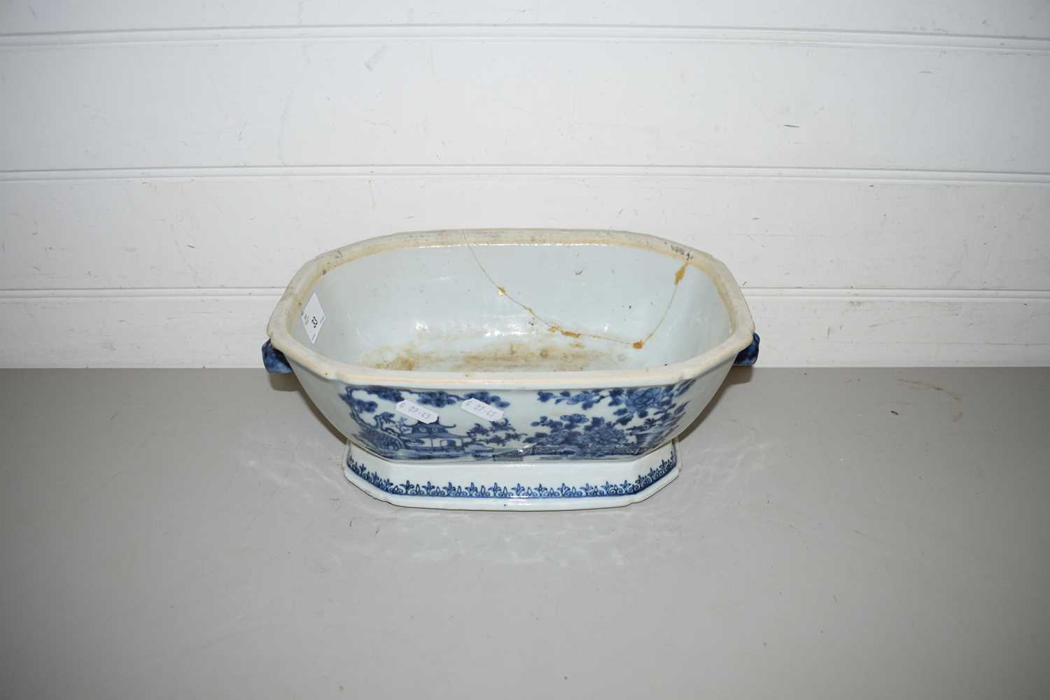 Lot 33 - CHINESE BLUE AND WHITE DOUBLE HANDLED TUREEN...