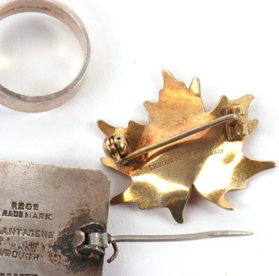 Lot 153 - A quantity of modernist jewellery: to include...