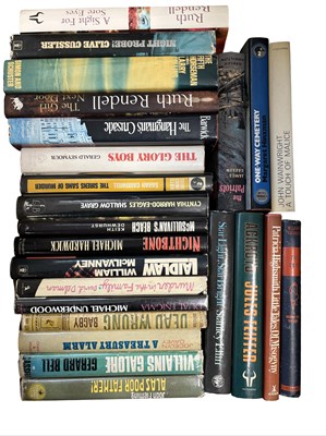 Lot 1009 - MODERN CRIME THRILLERS. Cloth back in the...
