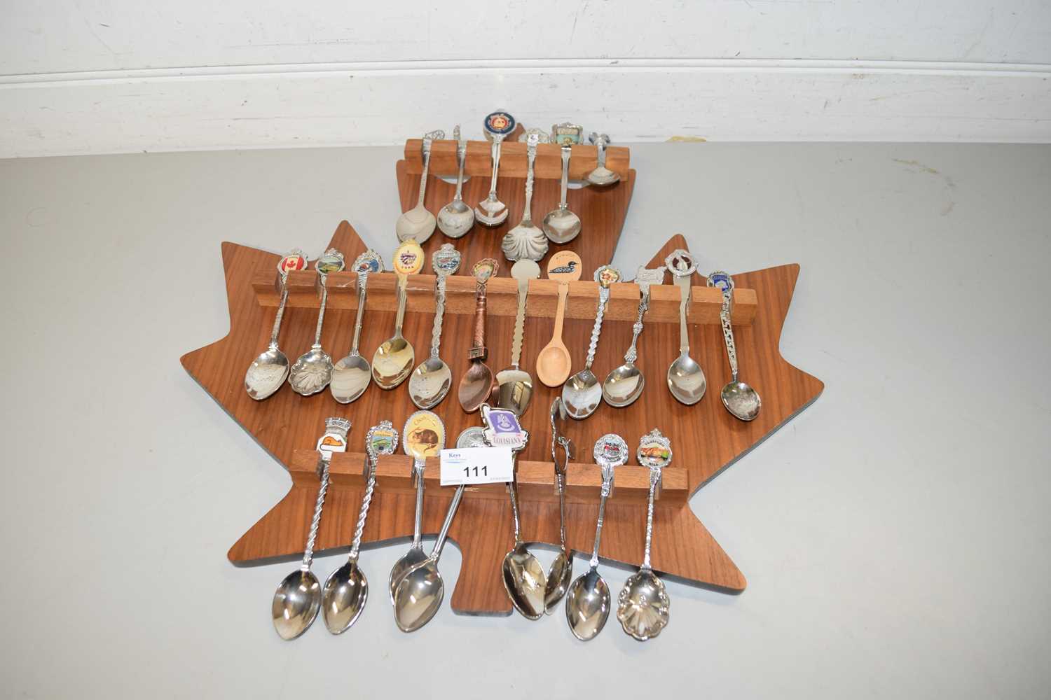 Lot 111 - COLLECTION VARIOUS CRESTED COLLECTORS SPOONS...