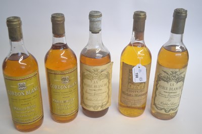 Lot 198 - Assorted white wines: to include La Perle...