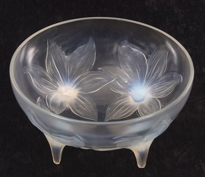 Lot 4 - RENÉ LALIQUE (1860-1945) No. 382, 'LYS': AN...