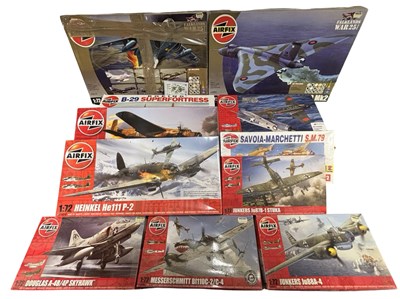 Lot 394 - A collection of boxed 1:72 scale aeroplane...