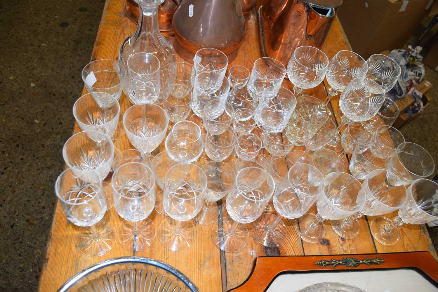 Lot 227 - LARGE LOT OF 20TH CENTURY CLEAR WINES AND...