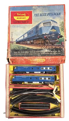 Lot 10 - A boxed Triang / Hornby 00 gauge Blue Pullman set