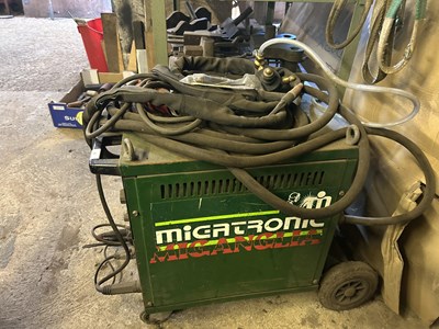 Lot 6 - A Midtronic NTE 220 dialogue welder
