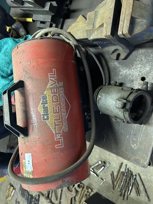 Lot 14 - A Clark gas workshop heater